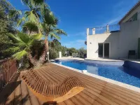 Maison 170m2, Piscine , 4 Chambres, 3 Sdb, Clim, Wifi Hotels in Montauroux