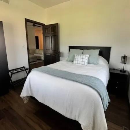 River Bluff Getaway– Upper  3BR/2BA Upper Level Unit with Gorgeous Deck Views