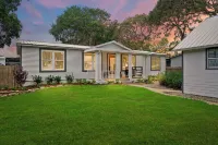 Cozy Canal Escape! Screen Covered Pool, Sunroom, Sun Deck, & Floating Boat Dock - 4-Star