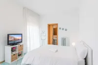 Casa Elan Salerno, large and bright apartment, a stone's throw from the beach