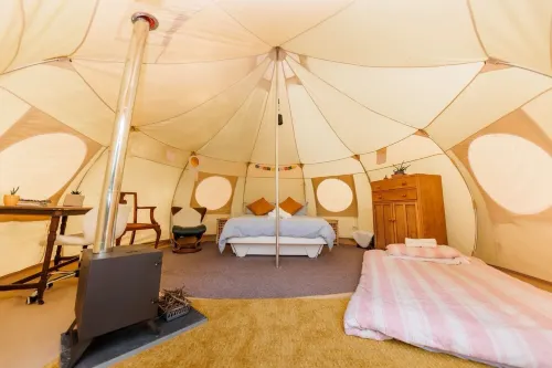 South Devon Luna Bell Tent Hotels in Dainton