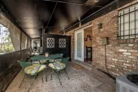 2 Bedrooms in Quiet Midtown Little Rock near St Vincent-Coffee-Guest Safety