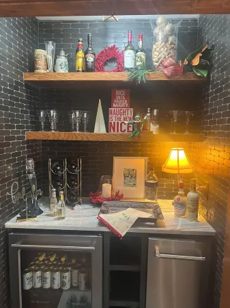 WESTLAKE MASTERS RENTAL 4-bedroom house in charming Martinez. Tournament ready!