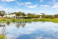 Luxurious Portsea Lakehouse