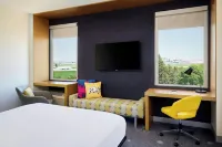Aloft Montreal Airport