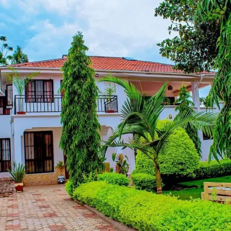 Oreteti Home offers stunning Landscapes with a breathtaking view of Mount Meru.