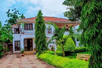 Oreteti Home offers stunning Landscapes with a breathtaking view of Mount Meru.