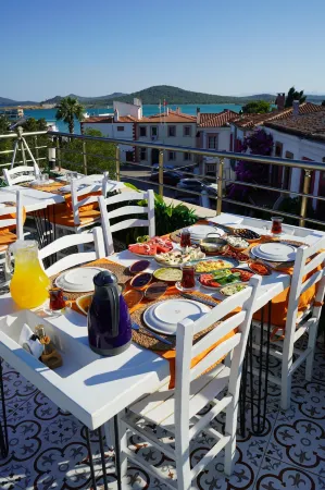 The Poseidon Otel Отели в г. Mithatpasa Mahallesi