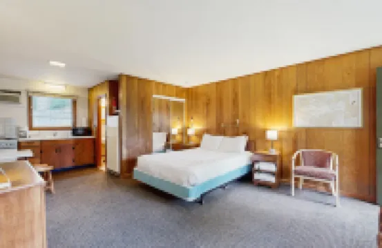 King Birch Lake Home, Unit 5 Hotels in Alton