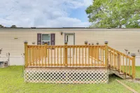 Bonneau Vacation Rental w/ Private Yard!