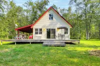 Riverside Retreat in Crosby: Pet Friendly! - Boutique