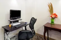 Days Inn by Wyndham Seatac Airport - Business