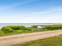 "Gabriele" - 50m from the sea Hotels in Sjolund