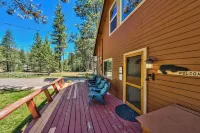 Hot Tub, Riverfront Chalet Family & Dog Friendly on Acre Walk, Hike Recreation
