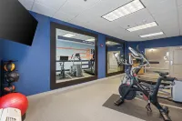 Hampton Inn & Suites Madera - gimnasio