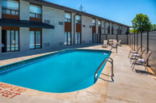 速 8 飯店（品質飯店查塔姆群島, ON）