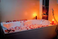 Best Western Parrot Hotel - Bathtub