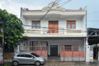 Mono Coliving Kertajaya Syariah, SBY - 2-Star