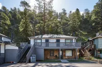 Misty Mountain Lodge - Kitchens