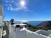 Apartment in Málaga with Sea Views & Pool