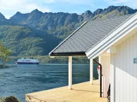 8 person holiday home in Tengelfjord Hotels in Hadsel
