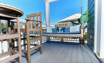1Br/1ba, A Minutes Walk from the Beach!