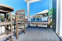 1Br/1ba, A Minutes Walk from the Beach!