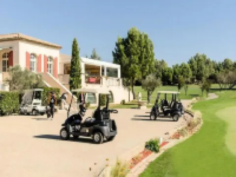 House Selection 3 bedrooms (8 people) Hotels in Mallemort