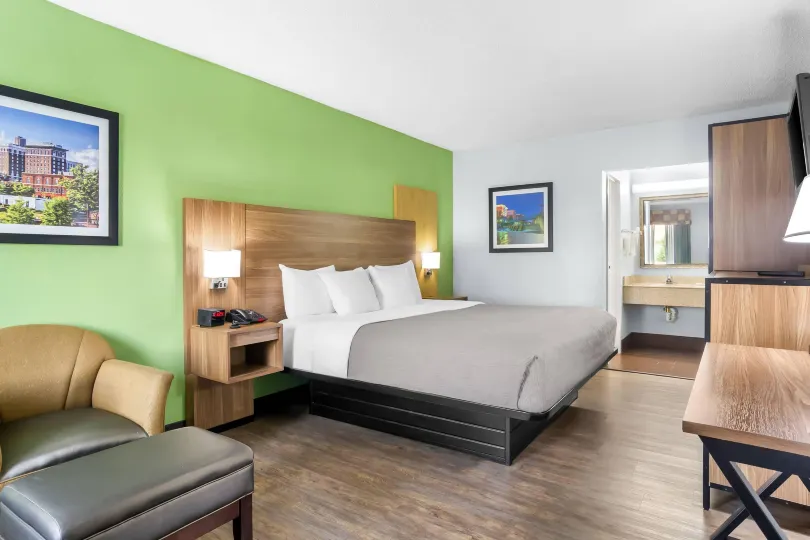 Quality Inn & Suites Greenville - Haywood Mall