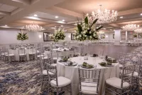 DoubleTree by Hilton Hotel Tinton Falls - Eatontown Hotels in Colts Neck
