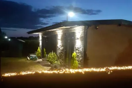 1Bed Cottage Sleeps 2 - Mountain Views Parking Отели в г. Порт-Тальбот