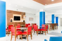 Holiday Inn Express & Suites GREENVILLE by IHG - breakfast