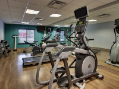 Holiday Inn Express & Suites CHICAGO NORTH-WAUKEGAN-GURNEE by IHG Hotels in Lake County