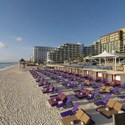 Hard Rock Hotel Cancun Отели рядом с достопримечательностью «Торговый центр Kukulcan Plaza»