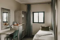 Stone Olive Hotel di 