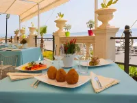 Hellenia Yachting Hotel & Spa - bar