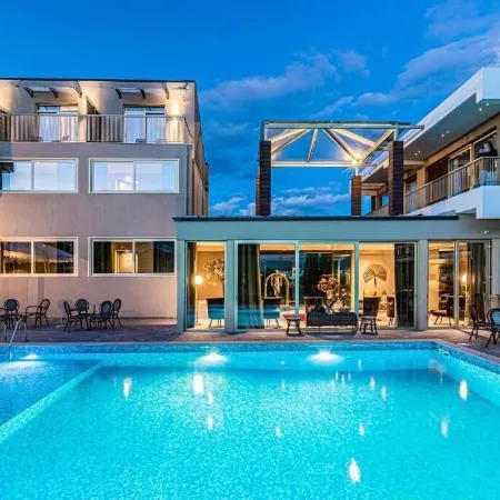 Golden Suites & Spa