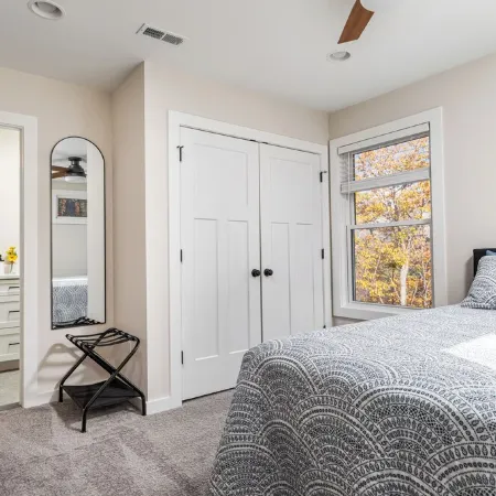 4Bd Brand New - Modern & Spacious, Pet Friendly, Hot Tub, Mt View Retreat