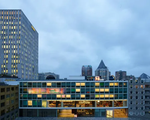 Citizenm Rotterdam Hoteles cerca de Complejo Empresarial y Comercial Markthal Rotterdam