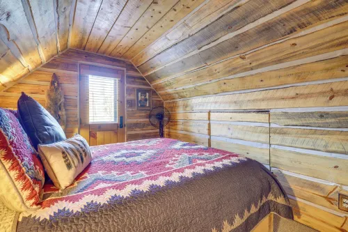 Jemez Springs Cabin w/ Stunning Mtn Views! - 3-Star