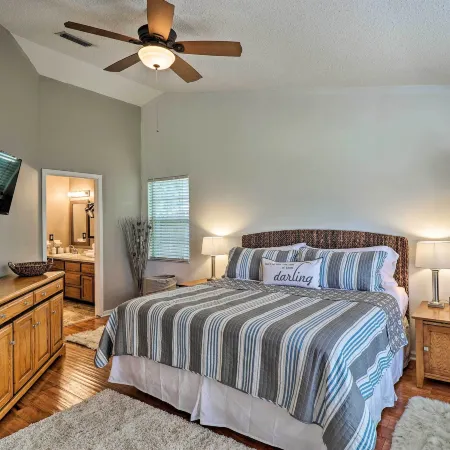 Pet-Friendly Amelia Island Home about 1 Mi to Beach!