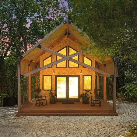 Cedar Creek - Glamping in the Ozarks!