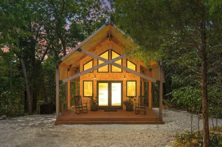 Cedar Creek - Glamping in the Ozarks!