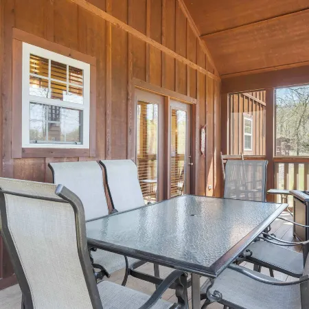 Fox Hollow Family Lodge
