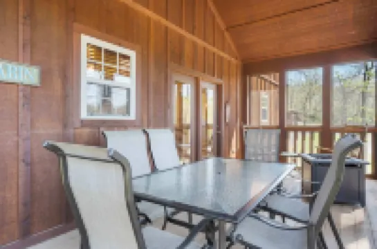 Fox Hollow Family Lodge