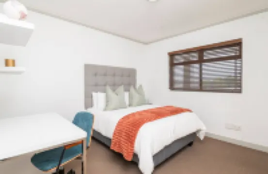 Lovely 2 bed in Claremont