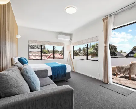 Summer Inn Motel - Newly Renovated, 2 Min Walk to Orewa Beach Hotels in Orewa