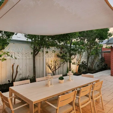 North Fremantle Retreat | Walk to Beach, River & Train