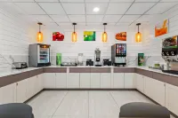 Quality Inn Airport - Cruise Port - sarapan