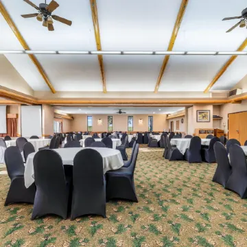 AmericInn by Wyndham Chamberlain Conference Center